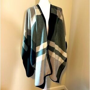 NWT Women's IKE BEHAR Reversible Fashion Wrap Black Fleece blanket shawl Jacket